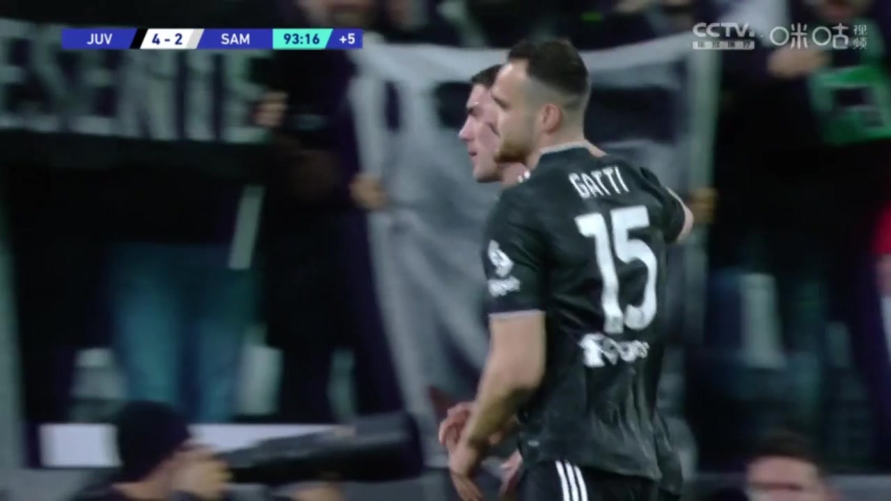 （胡明轩垫脚赵继伟）力量训练！吴前+赵继伟+胡明轩做引体向上