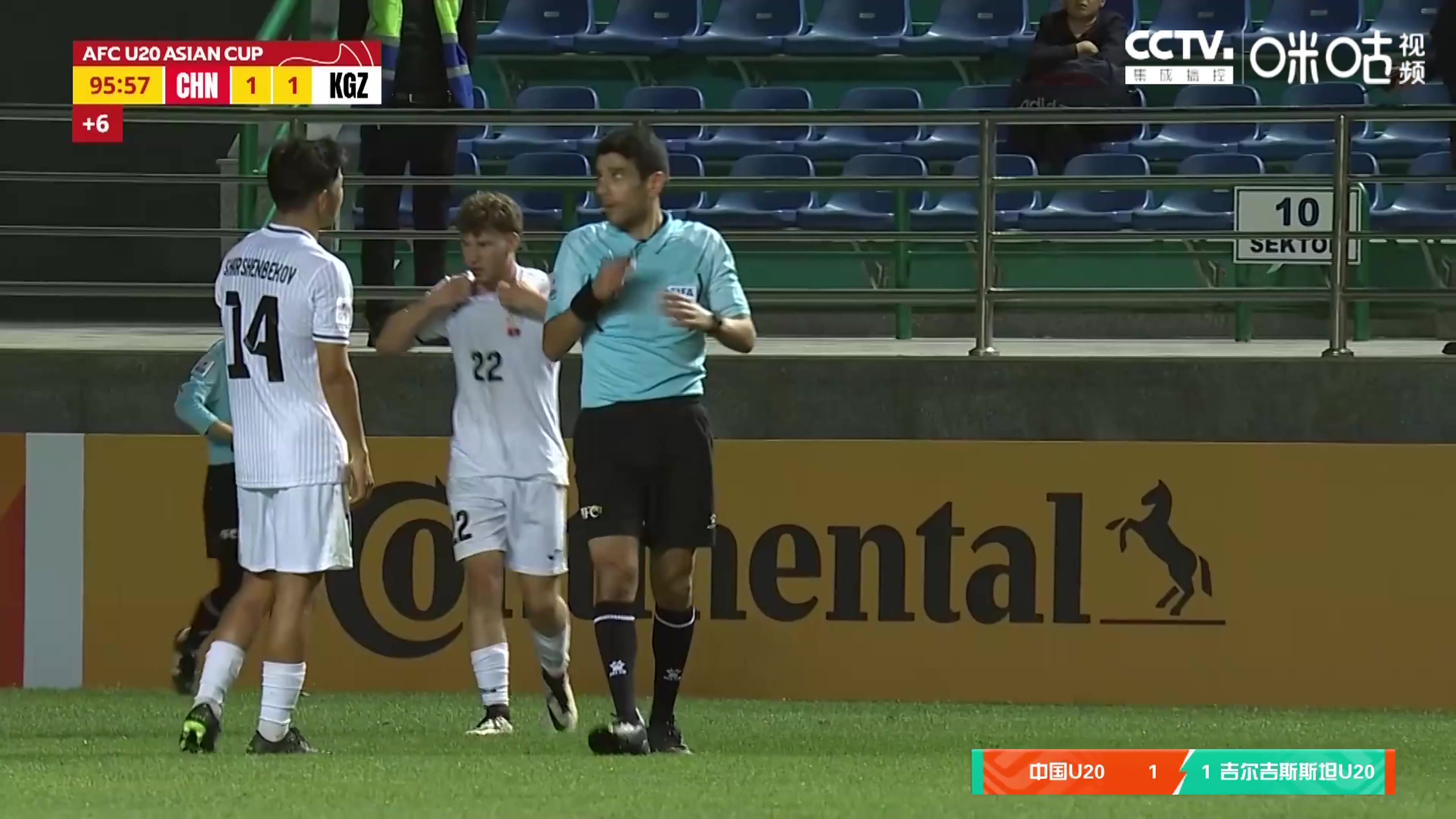 （中国队赛前热身男篮）中国男篮赛前热身投篮，希望今天能打出好的表现！