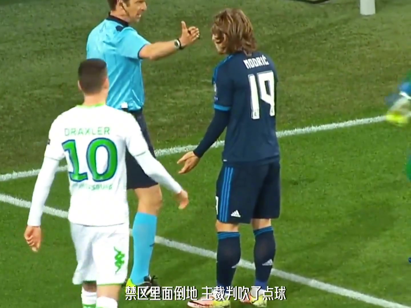 （张镇麟外号金金）还在读书的金金就如此炸裂！张镇麟高光扣篮+助攻合辑