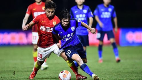 （特雷杨崴脚视频）特雷-杨谈脚踝扭伤：很沮丧，以后我会注意别人的脚在哪边