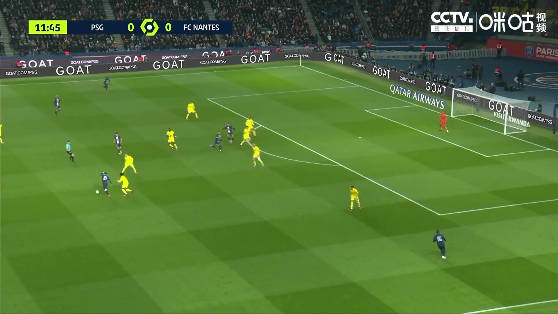 （卡特基德杰弗森）笑场了！卡特和杰弗森曾为耐克拍摄一段疯狂扣篮show