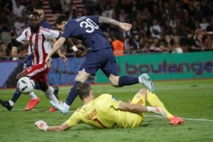 法甲-梅西2传1射姆巴佩2射1传 巴黎3-0客胜阿雅克肖（法甲-梅西首秀 姆巴佩双响 巴黎2-0开局四连胜）