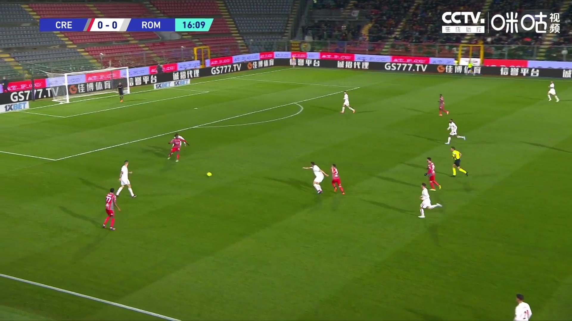 罗马先丢一球 萨朱左脚精彩凌空斩破门(罗马2:1萨索洛)