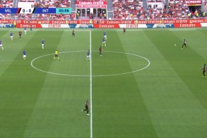 意甲-莱奥2射1传吉鲁传射 AC米兰3-2逆转国米暂登顶（ac米兰签下吉鲁）