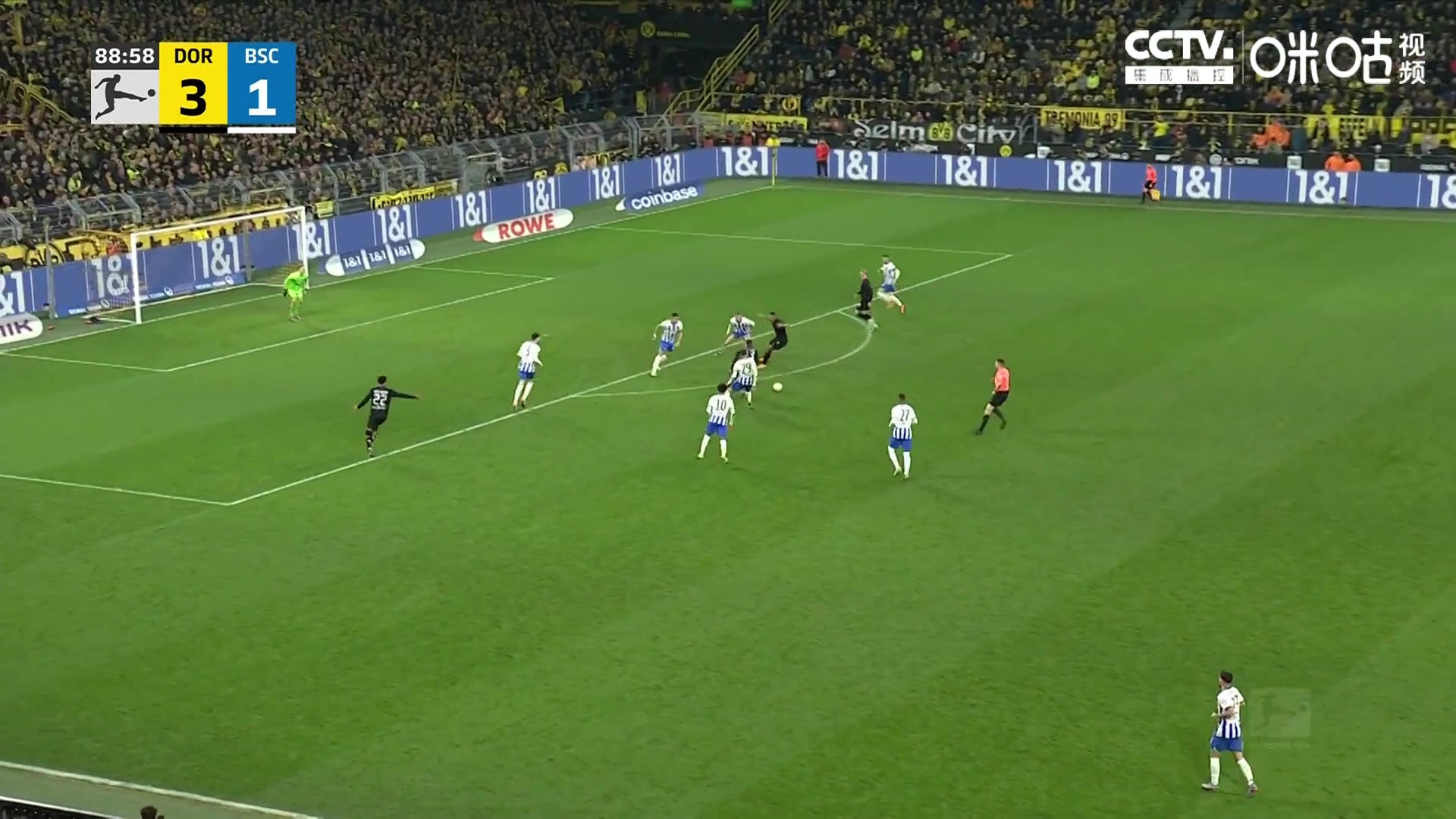 (莫兰特参加扣篮大赛)好家伙!莫兰特这是在为明年的扣篮大赛做准备?