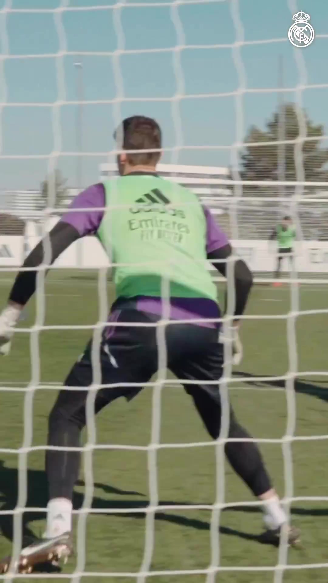 （米切尔半场27分）米切尔：上半场就是试探对手 下半场我攻防都发力了