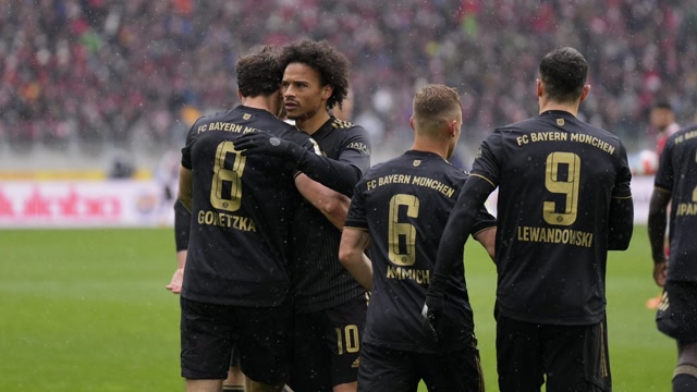 德甲-格雷茨卡复出建功格纳布里传射 拜仁4-1弗赖堡（拜仁的格雷茨卡）