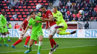 德甲-莱万头球破门格纳布里劲射中柱 拜仁1-1霍芬海姆两连平（莱万传射拜仁4-1霍芬海姆）