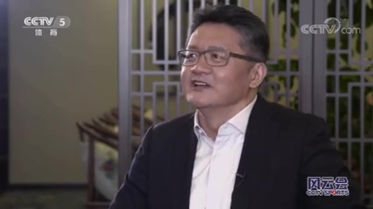 （格里芬打雄鹿）倒地拼抢救球令人动容！格里芬vs雄鹿砍下18分14板3助2断