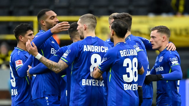 德甲-阿坎吉乌龙球维尔茨破门 多特2-5药厂落后拜仁9分（阿维坎普）