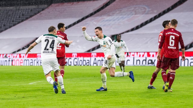 德甲-莱万破门+两中门框穆勒送助攻 拜仁主场1-2门兴止七连胜（德甲-莱万破门+三度中柱 拜仁3-1不莱）