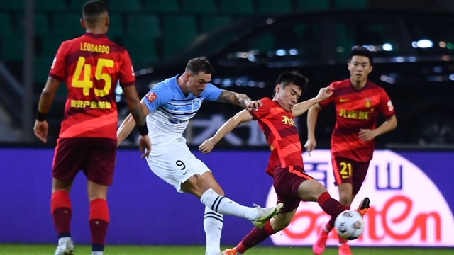 中超-王秋明世界波破门卡尔多纳惊艳吊射扳平 河北1-1广州城（王秋明球员）