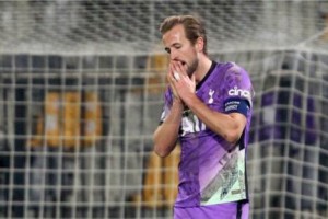 欧会杯-塞塞尼翁染红凯恩破门难救主 十人热刺1-2遭慕拉绝杀（英超塞塞尼翁）