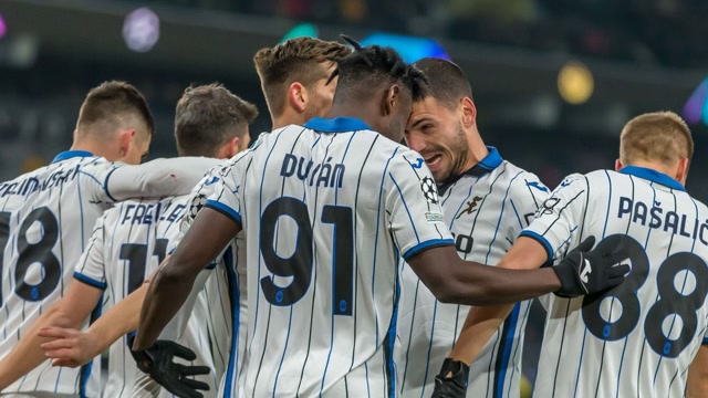 （罗斯拉杆上篮集锦）梦回巅峰啊！罗斯标志性突破拉杆上篮闪耀全场