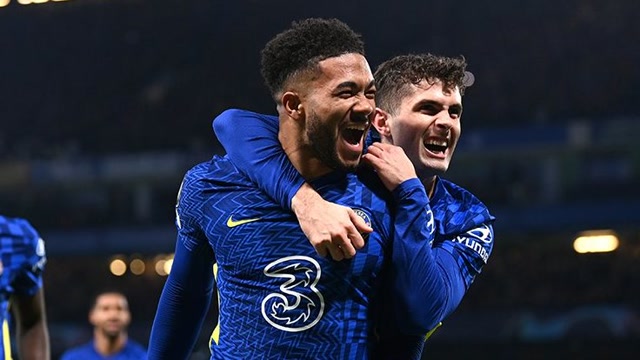 （加内特隔扣格里芬视频）老夫聊发少年狂！39岁加内特战斧隔扣格里芬