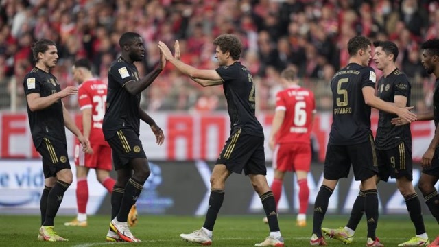 德甲-穆勒一球三助莱万双响科曼破门 拜仁5-2客胜柏林联合（拜仁穆勒转会）