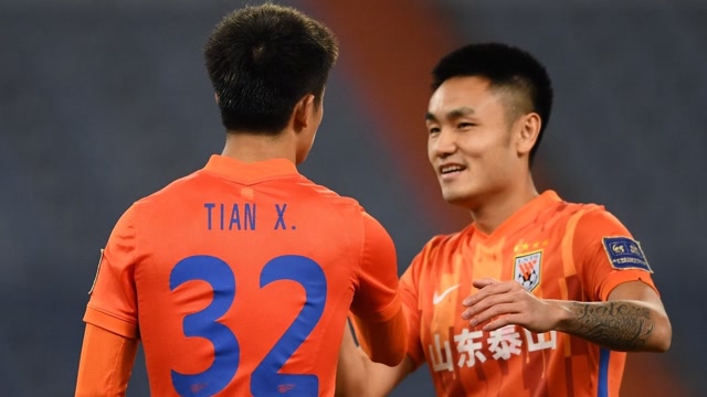 足协杯-郑铮圆月弯刀成源、田鑫破门 山东泰山3-0青岛青春岛晋级（山东足球郑铮）