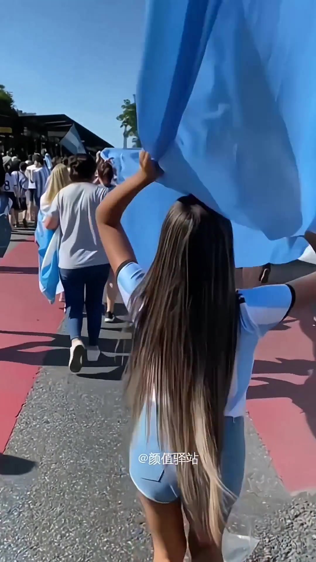 不得不说阿根廷女球迷应该是世界上最狂热的女球迷（阿根廷女选手）