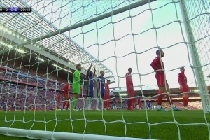 （方硕被罚出场）方硕在更衣室抱怨裁判吹罚 姚明一旁劝导：全靠自己！