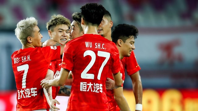 中超-韦世豪建功杨立瑜弧线球破门 广州队3-1逆转重庆（杨立瑜韦世豪组合）