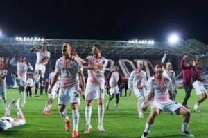 意甲-凯西点射双响 AC米兰2-0反超亚特兰大列次席重回欧冠（ac米兰凯西转会）