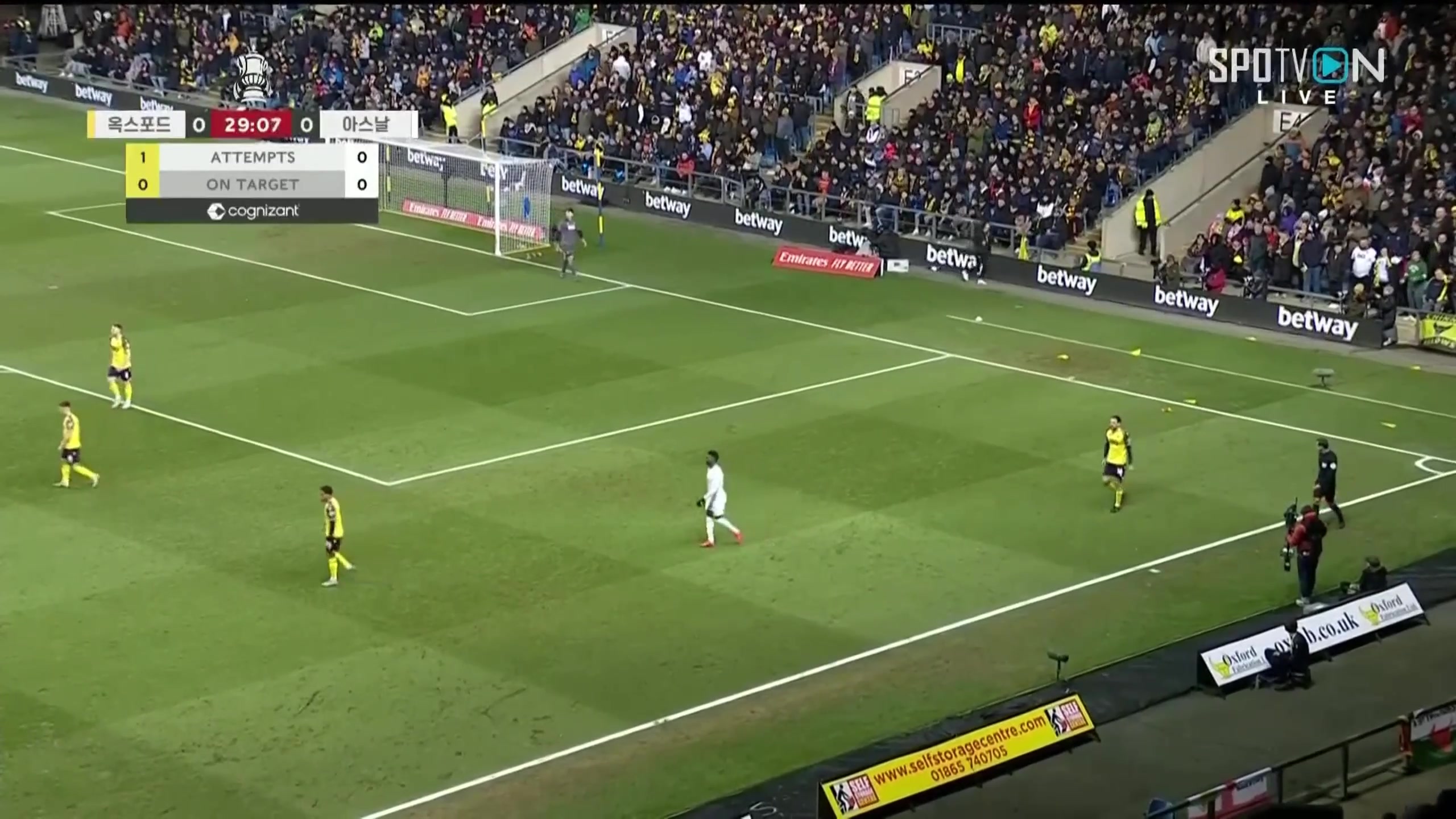 （王哲林参加三人篮球）球迷晒视频：王哲林打3v3篮球赛 那是真没人能防他