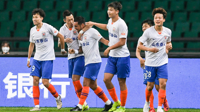 中超-莱昂纳多头槌郭田雨爆射 泰山2-0重庆取开门红