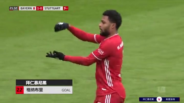 德甲-莱万完美帽子戏法格纳布里传射 十人拜仁4-0斯图加特（莱万戴帽拜仁4-2逆转多特 新闻）