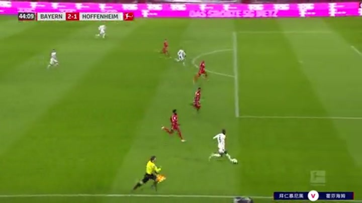 德甲-莱万传射穆勒格纳布里进球 拜仁4-1霍村迎四连胜（拜仁穆勒转会）