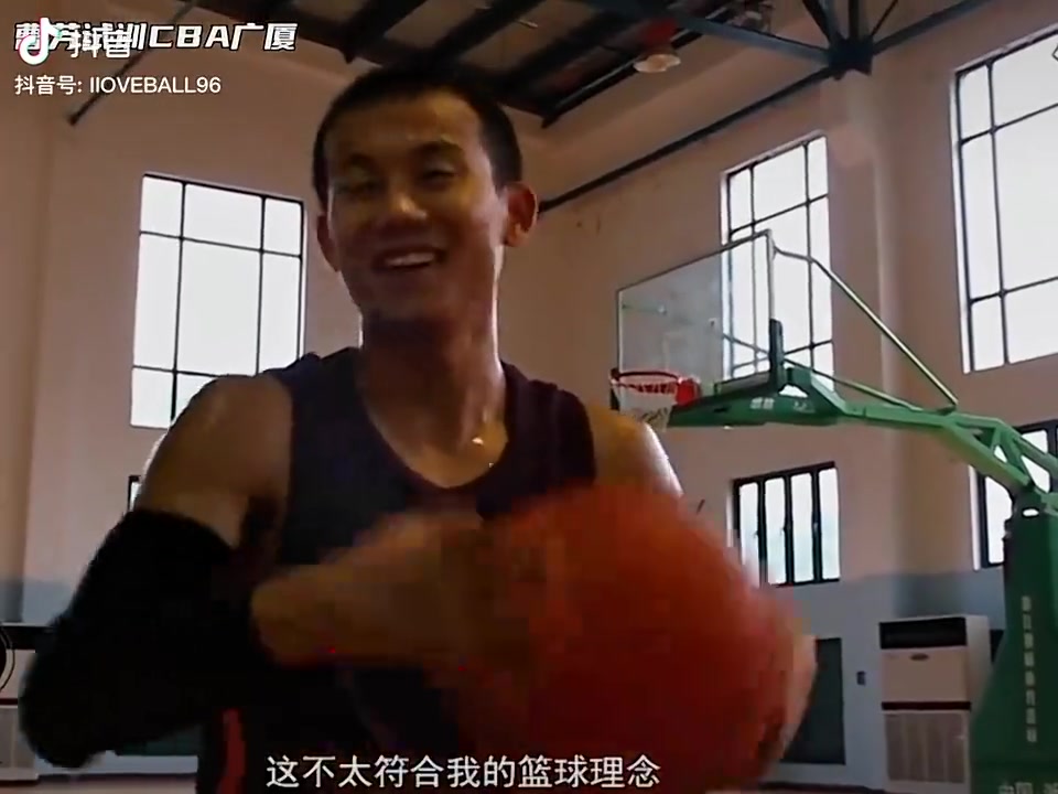 网红球手曹芳曾试训于CBA浙江广厦队，赢得李春江的称赞！（曹芳被cba选中了吗）