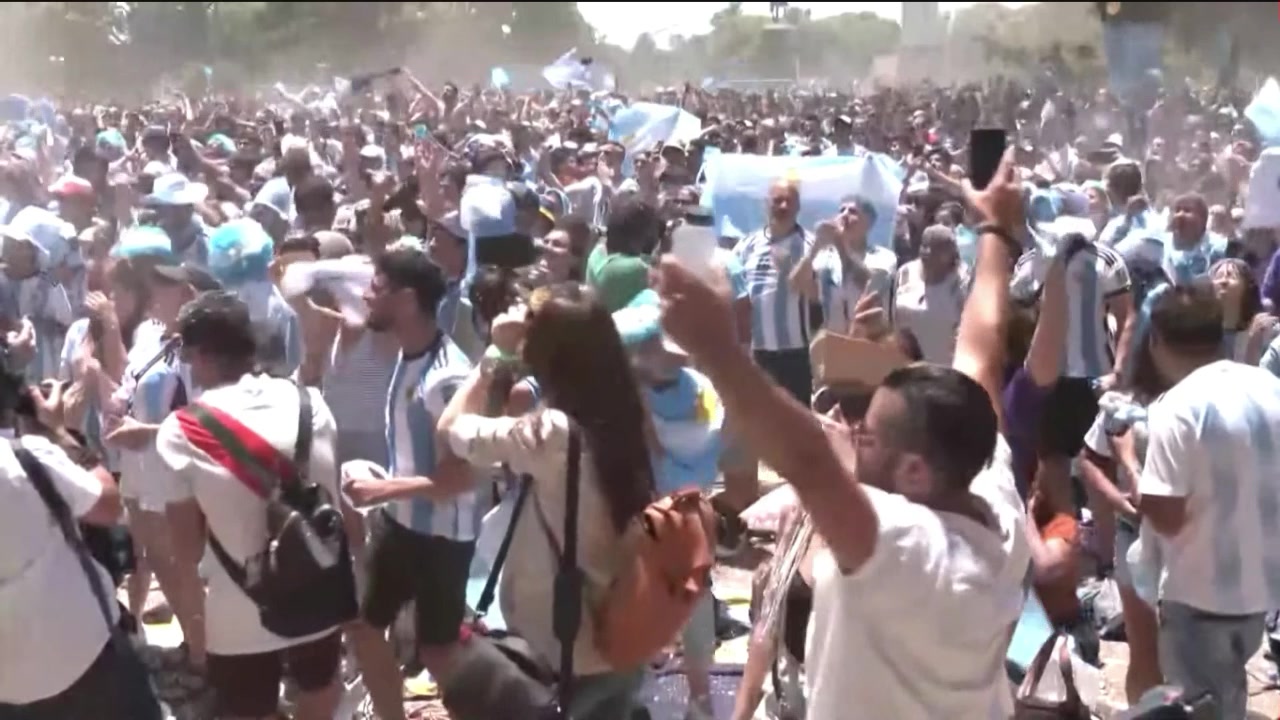 （亨利 贾伊）贾磊转发视频：亨特最后三分明显被打手了 如果吹了就是罚球绝杀