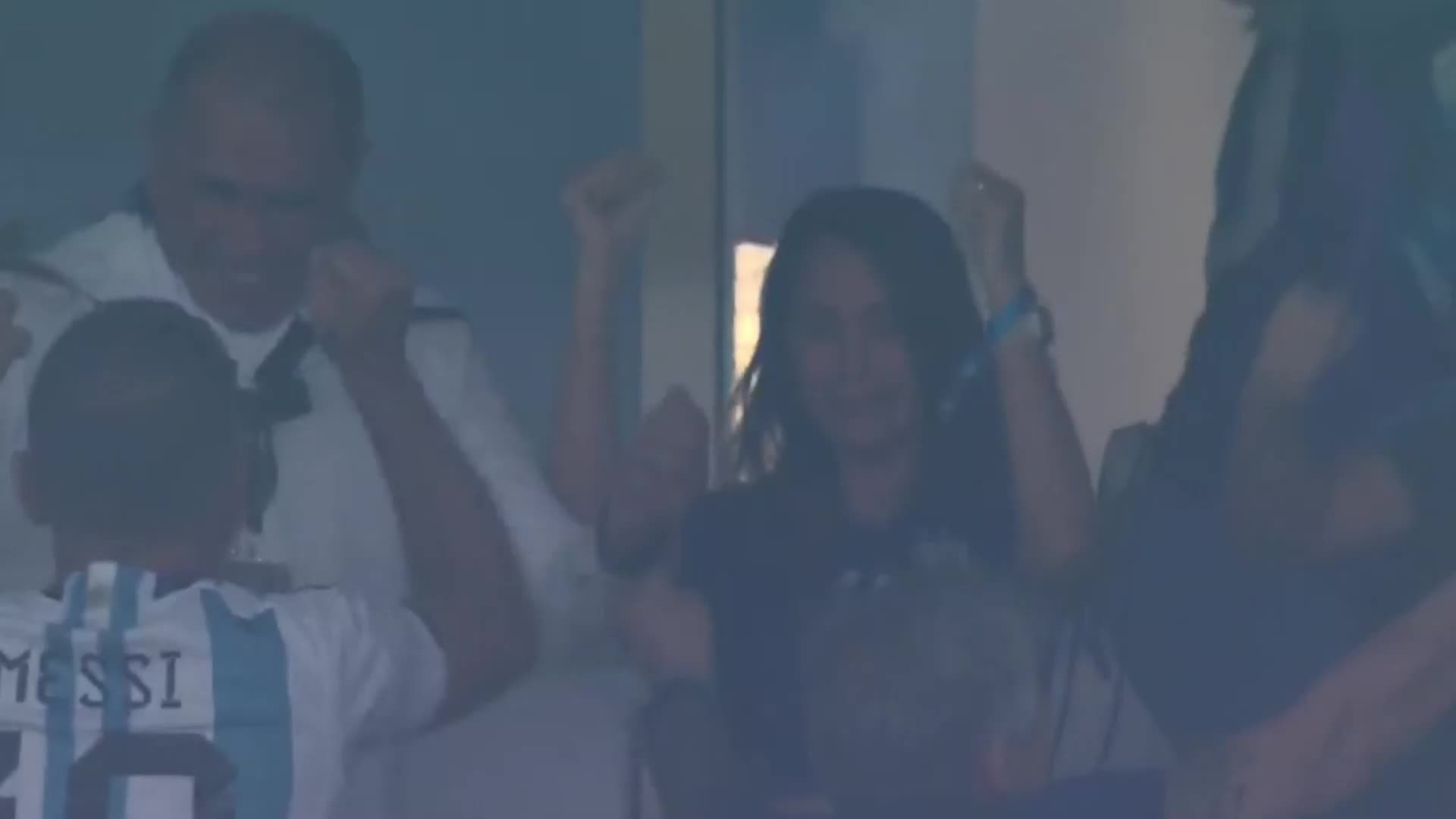 （德罗赞十大扣篮）这是什么恐怖身体素质！德罗赞高中时期几记劲爆扣篮