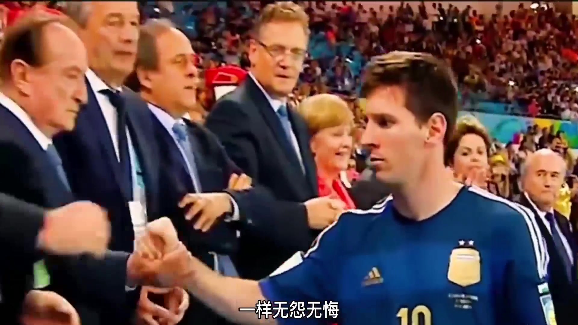 千万别有大碍！吴前落地时被对手踩到脚踝受伤