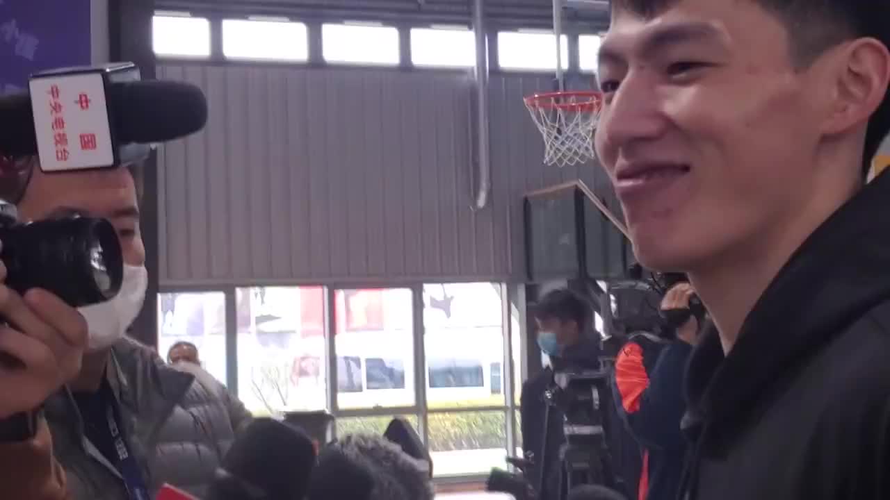 （吴前和高诗岩）吴前谈高诗岩裁判吹罚：太过分了！本来我也没有打手 零容忍啊