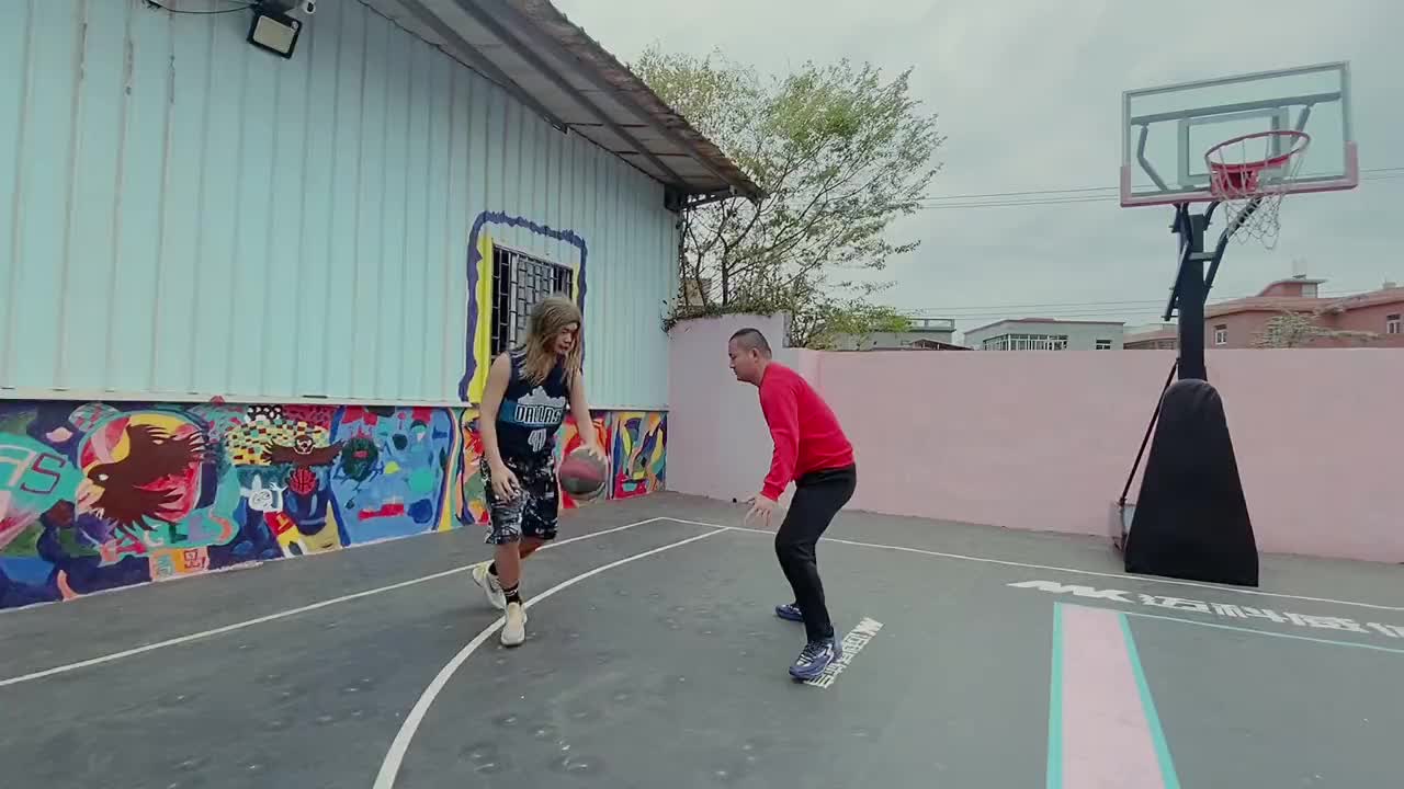 （中国模仿帝模仿所有nba球员）他又来了！中国模仿帝模仿诺维茨基打球