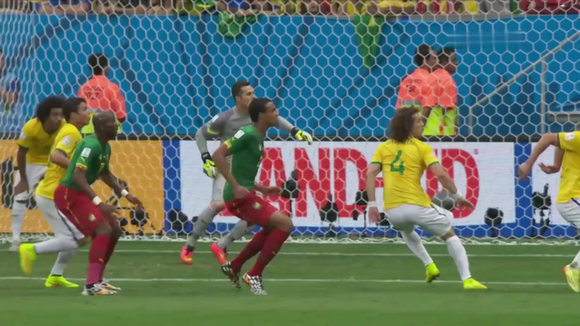 内马尔梅开二度，14年世界杯巴西4-1胜喀麦隆！（2014世界杯巴西对喀麦隆）