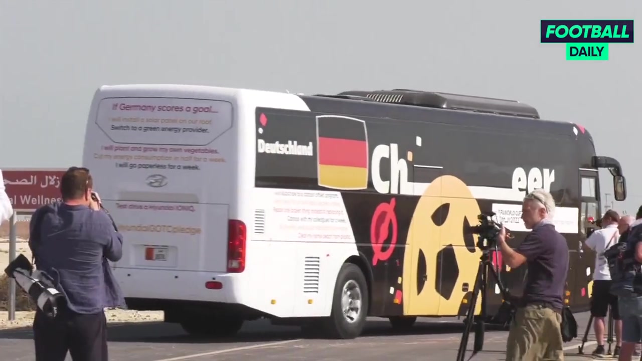 德国已经乘大巴离开酒店，准备启程回国...（德国已经乘大巴离开酒店,准备启程回国了）