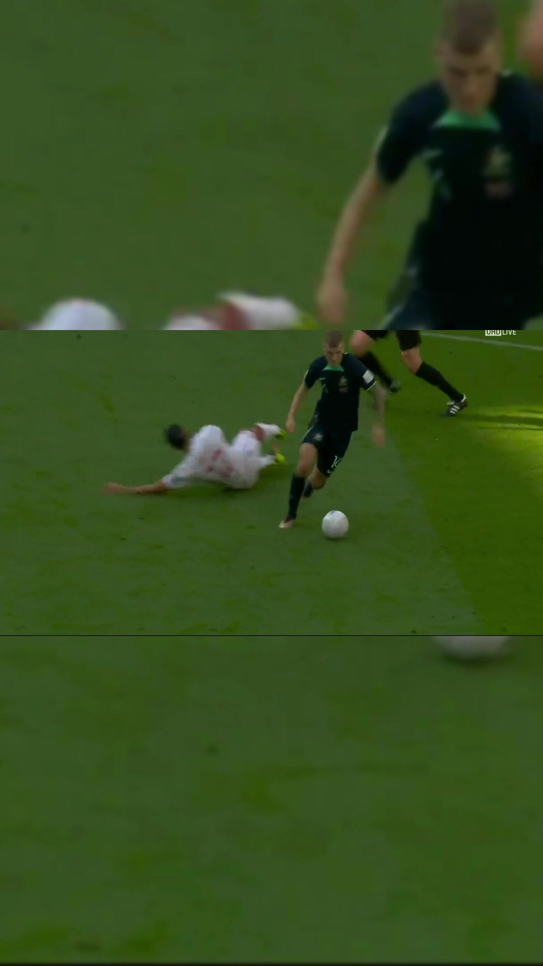 你怎么看?澳大利亚进球过程中,主裁判绊倒突尼斯回防队员(澳大利亚进球视频)