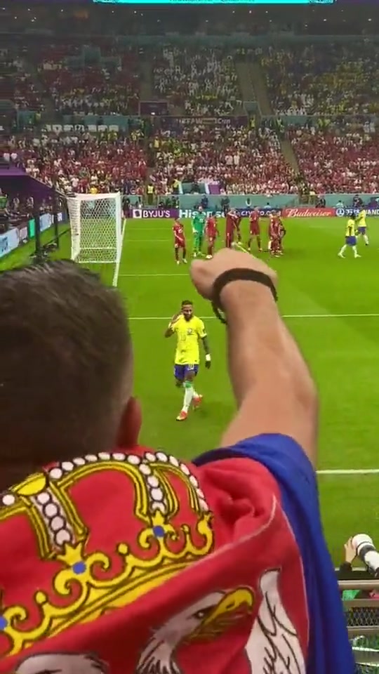 遭塞尔维亚球迷辱骂!内马尔:声音再大点,我听不见(内马尔塞尔维亚女友)