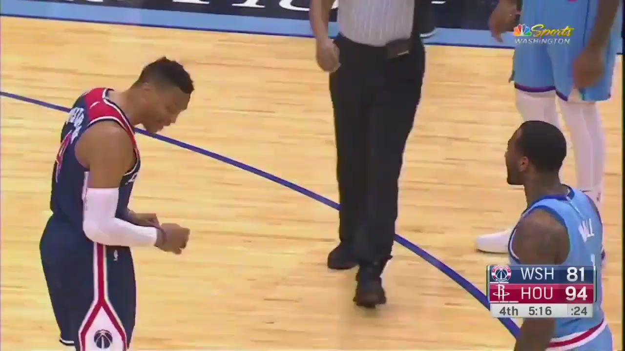 （威少和沃尔互喷）威少与沃尔互喷垃圾话 裁判吹罚双方技犯