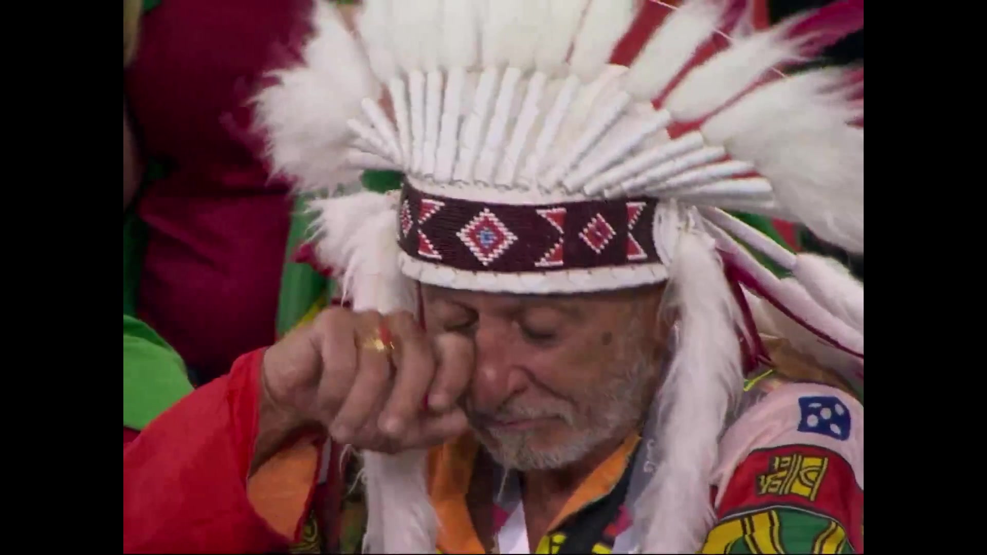 葡萄牙3-2战胜加纳!看台葡萄牙老球迷落泪!(葡萄牙2比1加纳)