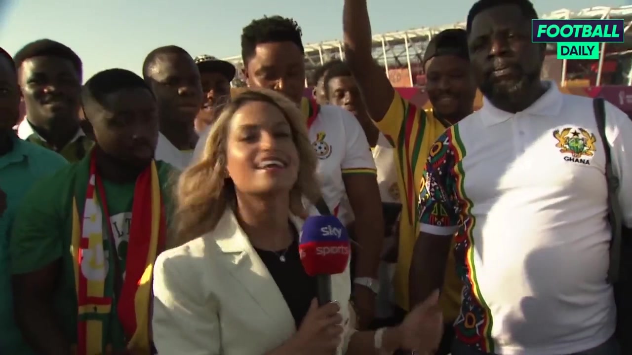 金发美女记者采访一群加纳大汉:今晚No Siuuu!