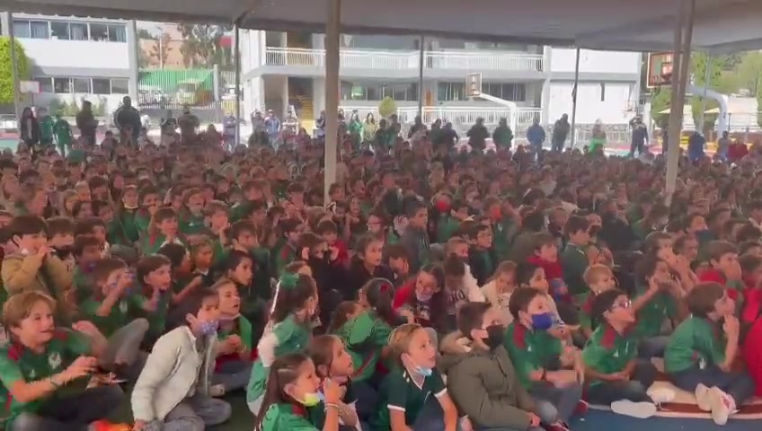 奥乔亚扑出莱万点球后墨西哥小学生的反应（墨西哥守门员奥乔亚太猛了）