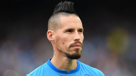 （杨鸣谈广东队）杨鸣：因为一些感情因素 我们不太爱碰广州