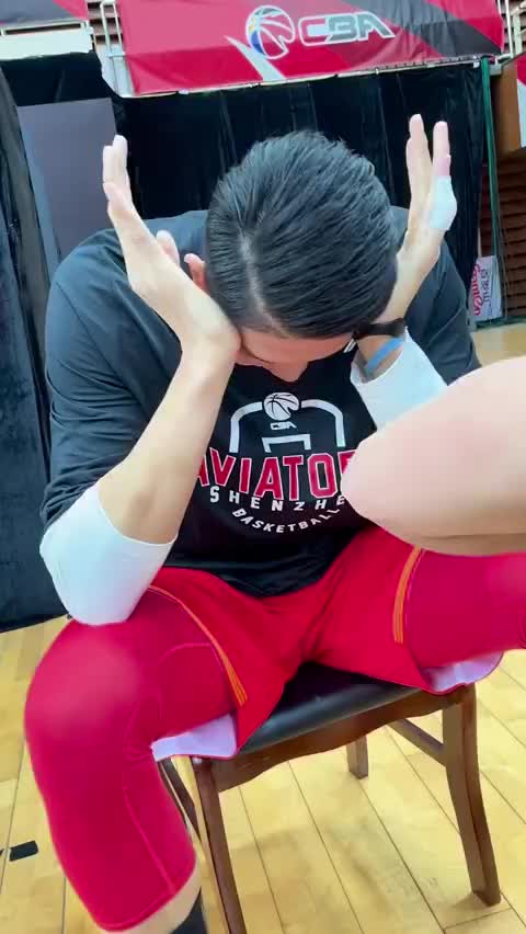 （cba 沈梓捷）哈哈哈！获得“CBA和平奖”！沈梓捷：成绩不好但我乐于助人