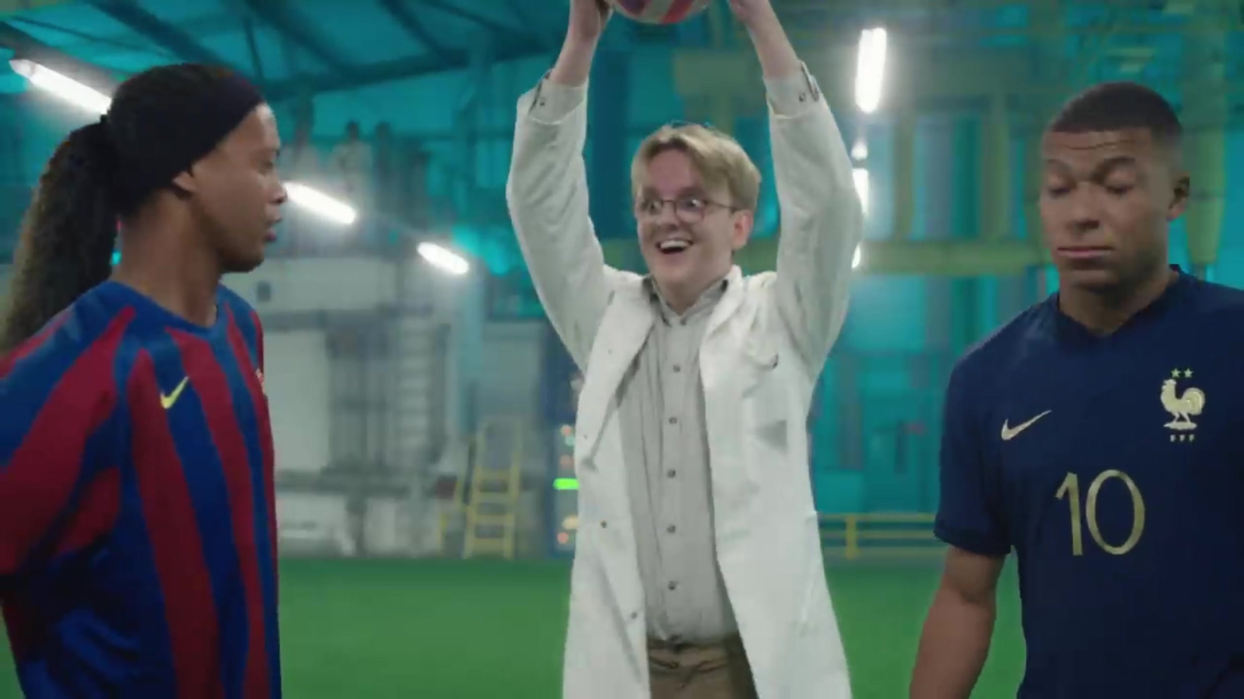 【中字】巨星上阵!耐克最新世界杯广告,大罗小罗C罗、姆总齐出镜(耐克世界杯广告完整版)