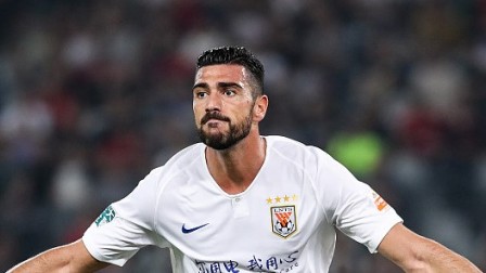 中超-塞尔纳斯世界波佩莱撞射破门 鲁能客场1-1深足4轮不败（波尔对阵中国）