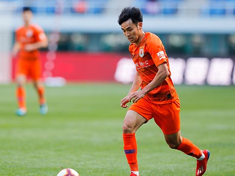 中超-王大雷送助攻佩莱传射 鲁能4-2客胜送天海三连败（鲁能王大雷替补门将）