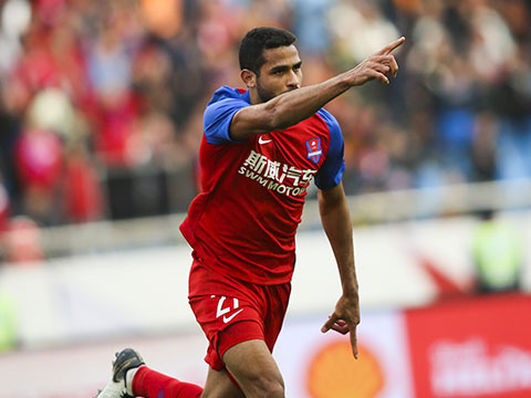 中超-卡尔德克双响+补时救主 斯威主场2-2富力（中超外援卡尔德克）