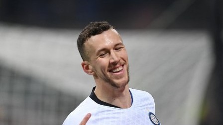 欧联杯-佩里西奇独造三球 国米4-0维也纳快速进十六强（欧洲杯佩里西奇）